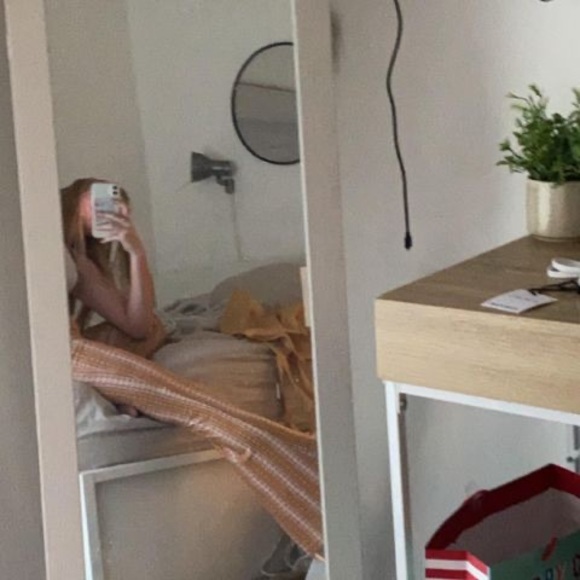 Meet your Posher, Jasmine - Picture 1 of 1